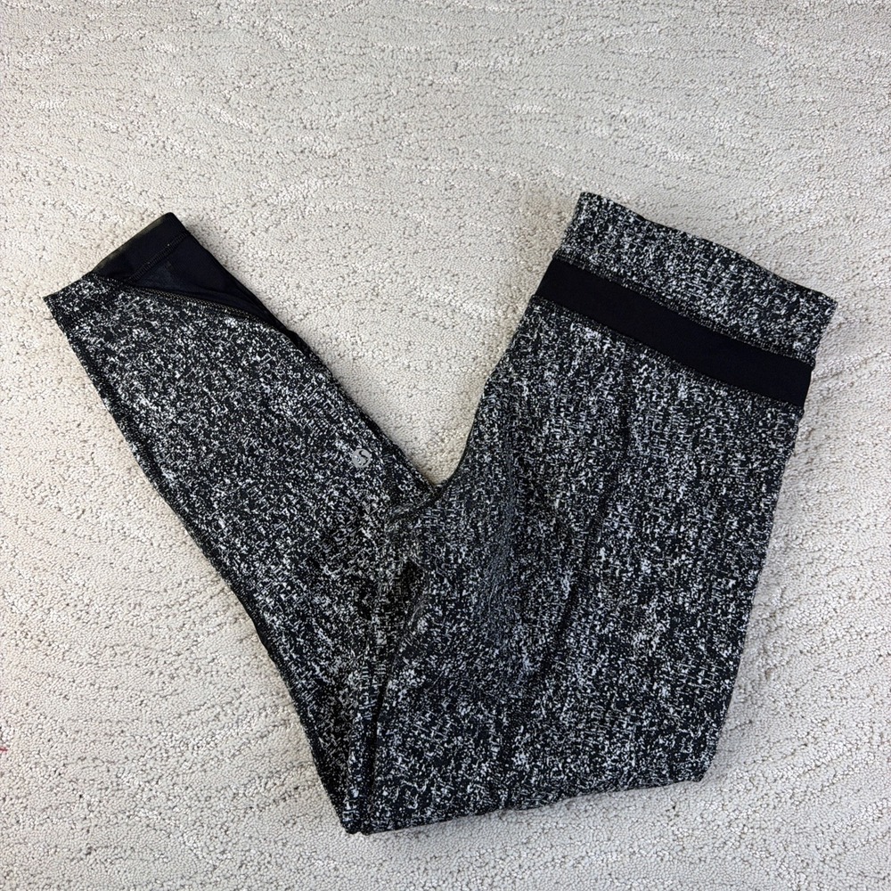 Women's Lululemon Size 8 Inspire Tight II Leggings Cropped Pockets